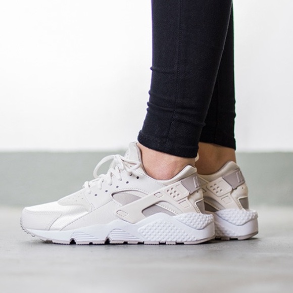 Nike Shoes - NWOT Nike huaraches